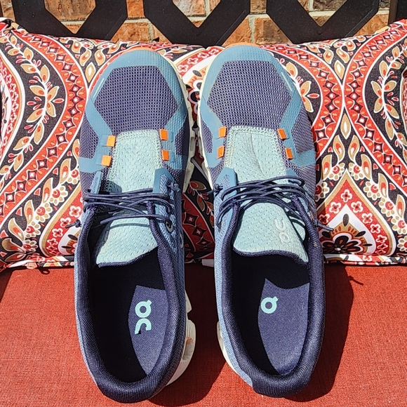 On Cloud 5 Push Running Shoes main image 8